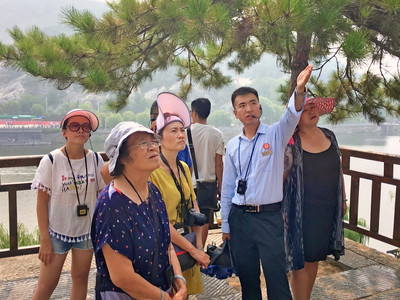 龍門風(fēng)物迎客心，優(yōu)質(zhì)服務(wù)展溫情——記龍門景區(qū)管理與服務(wù)的正能量實(shí)踐